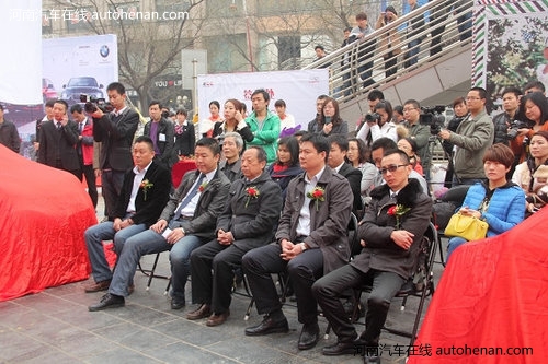 3月17日新QQ在郑州市百盛广场快乐上市